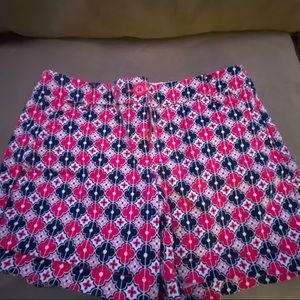 CROWN AND IVY SHORTS SIZE 4